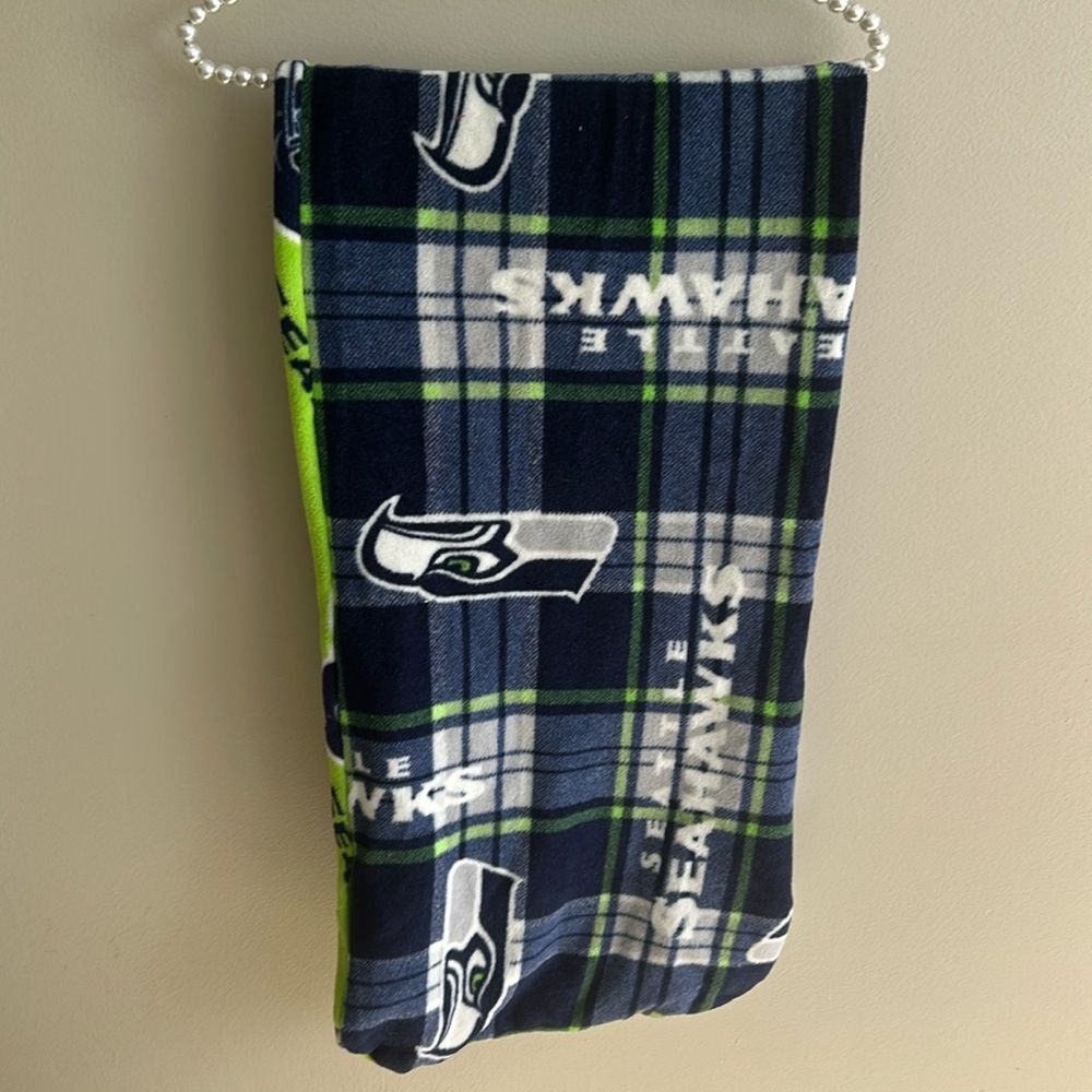 NFL Seattle Seahawks Scarf Reversible Fleece Green Plaid Logo Winter Men Women